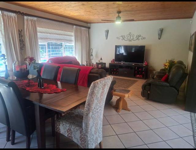 4 BEDROOM HOUSE FOR SALE IN VANDERBIJLPARK SE 3